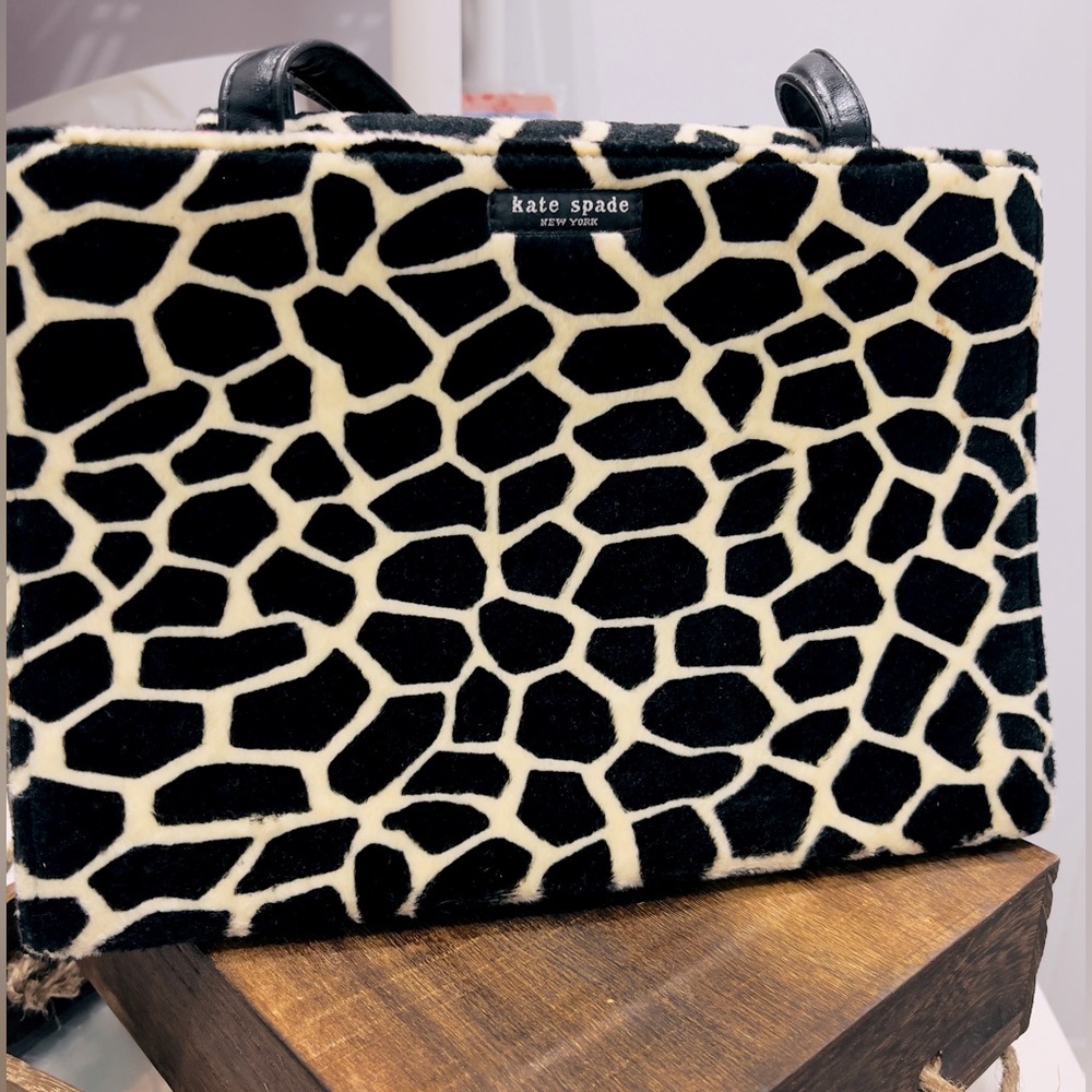 8” Kate Spade Vintage Hand Bag